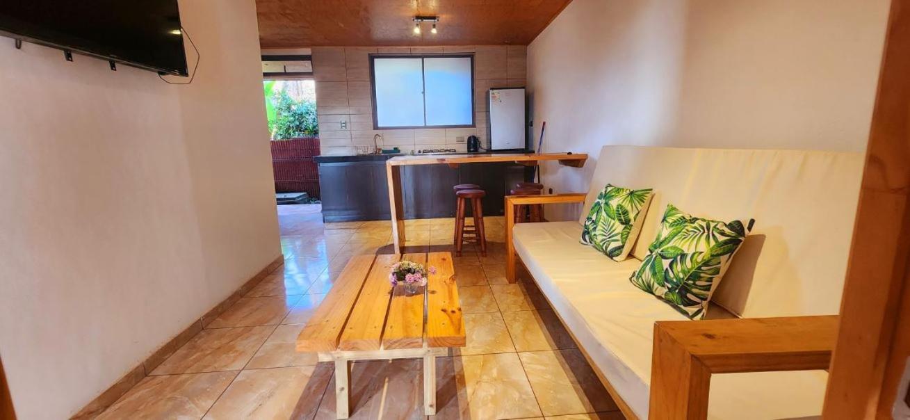 Apartamentos Tupuna Lodge Hanga Roa Bagian luar foto