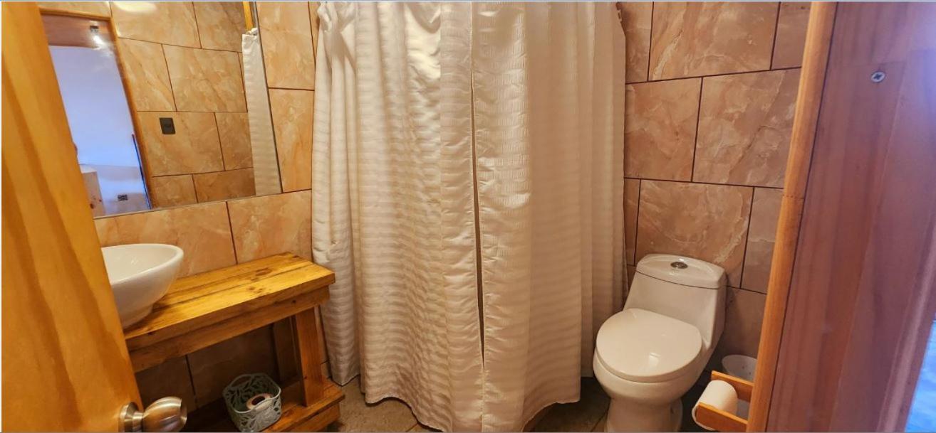 Apartamentos Tupuna Lodge Hanga Roa Bagian luar foto