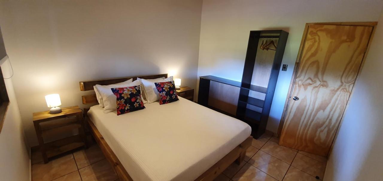 Apartamentos Tupuna Lodge Hanga Roa Bagian luar foto